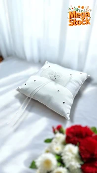 כרית טבעות נישואין לבנה