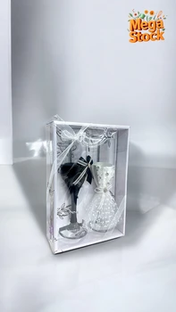 זוג כוסות שמפניה חתן וכלה