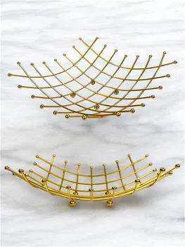 סלסלת מתכת בצבע זהב